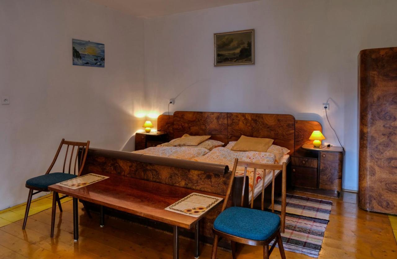 Apartmany V Broumovskem Statku Buitenkant foto