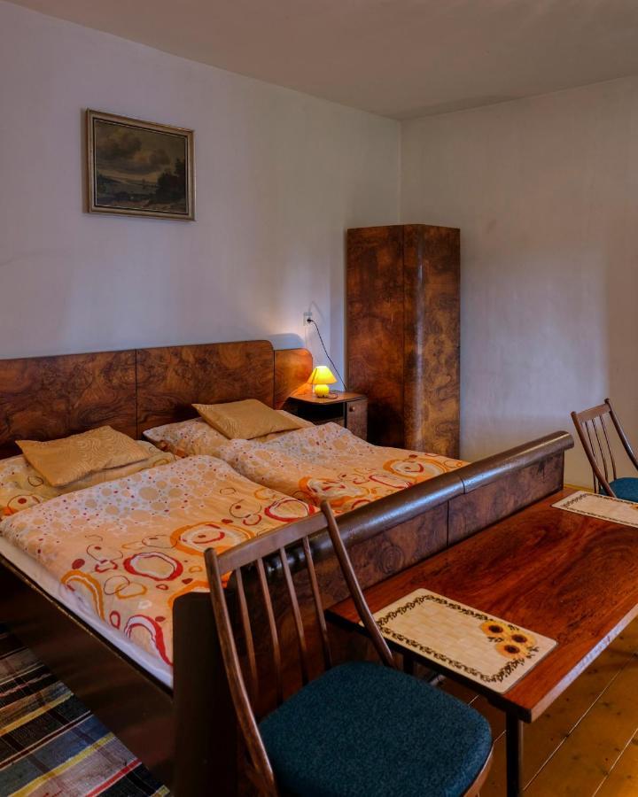 Apartmany V Broumovskem Statku Buitenkant foto