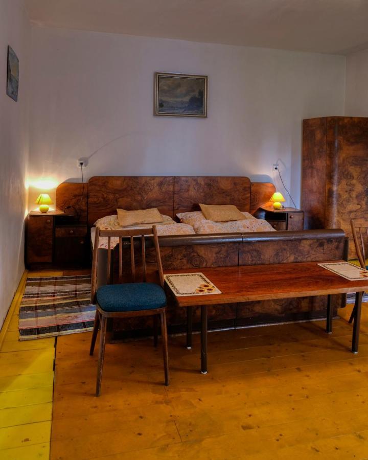 Apartmany V Broumovskem Statku Buitenkant foto