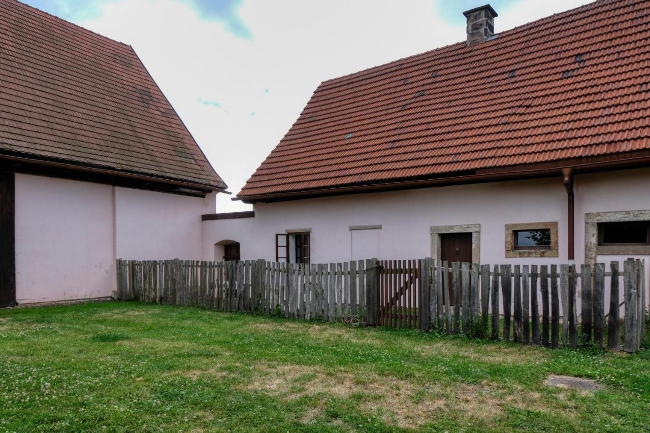 Apartmany V Broumovskem Statku Buitenkant foto