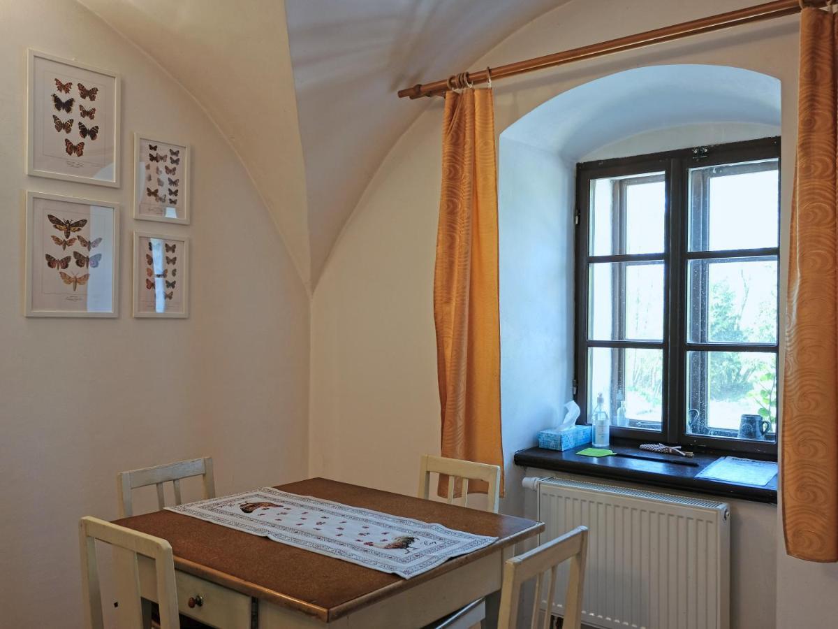 Apartmany V Broumovskem Statku Buitenkant foto