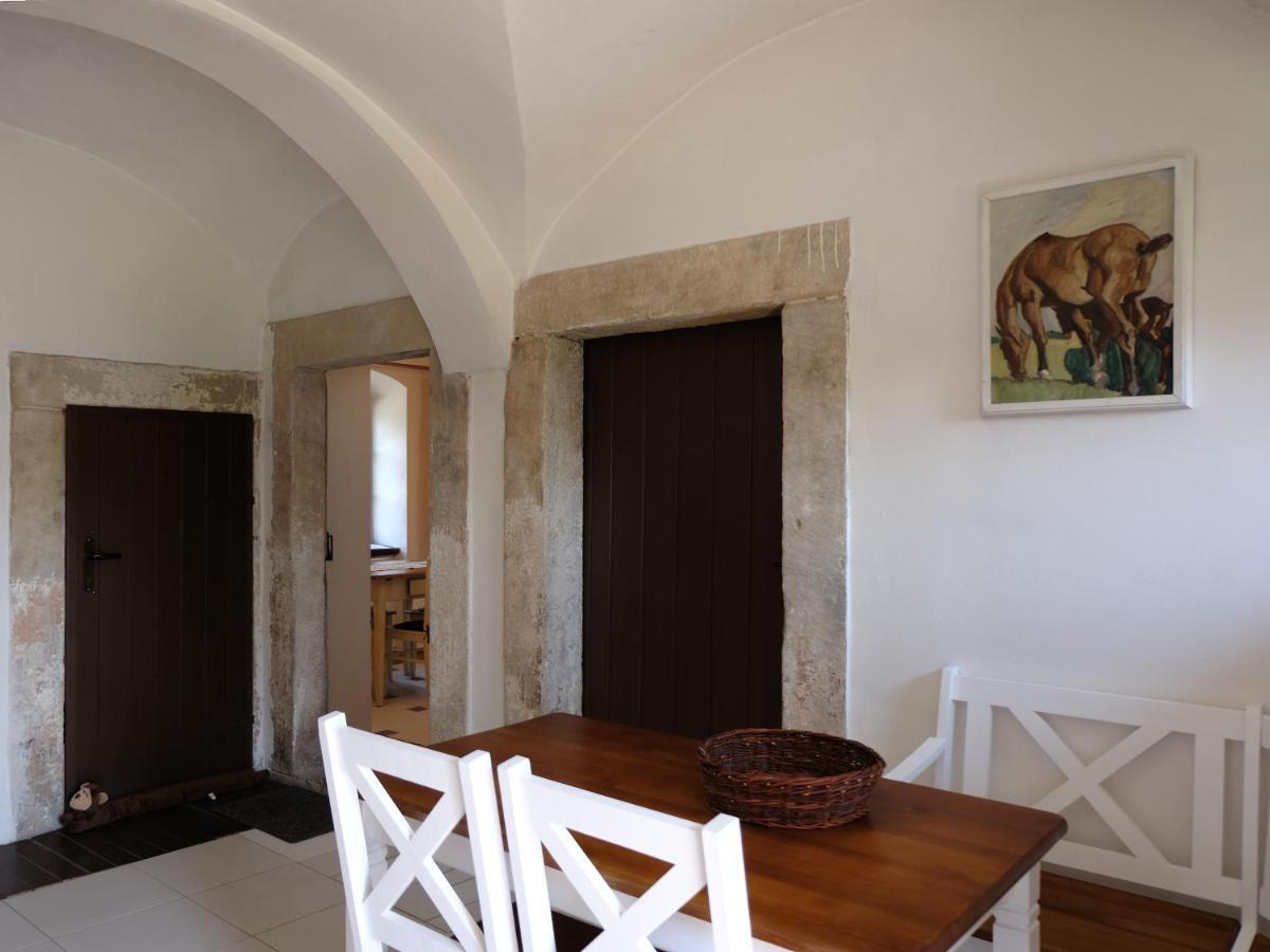 Apartmany V Broumovskem Statku Buitenkant foto