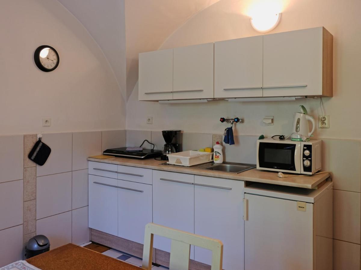 Apartmany V Broumovskem Statku Buitenkant foto