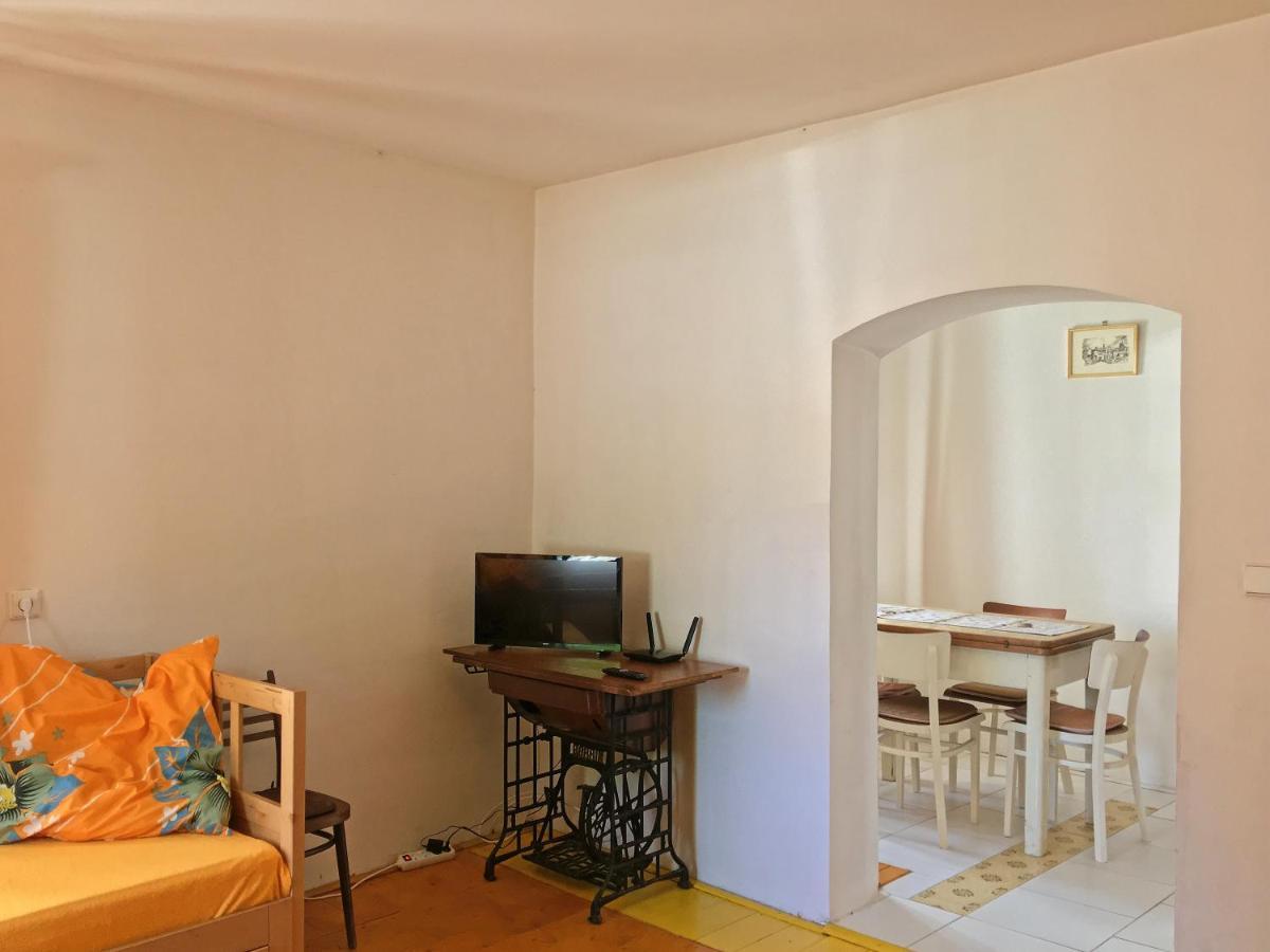 Apartmany V Broumovskem Statku Buitenkant foto